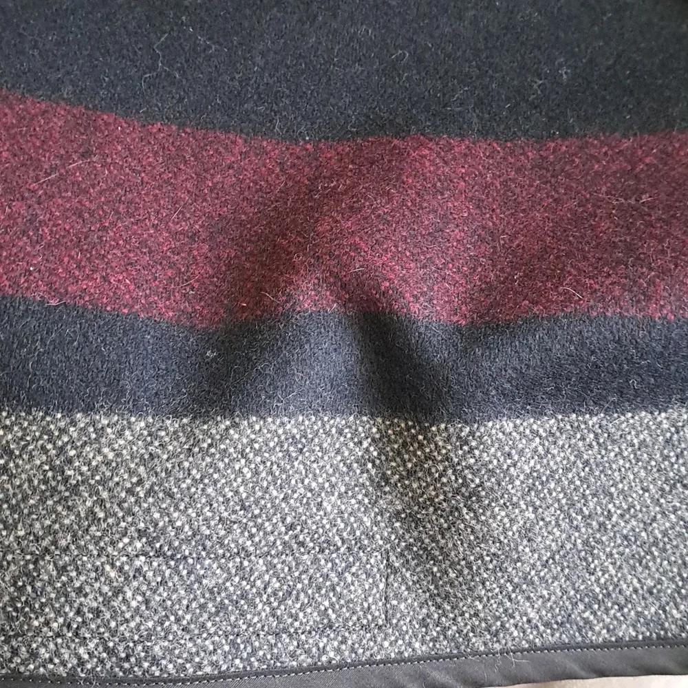 Wool Sari. Also A blanket. - Picture 5 of 7